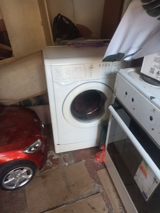 Продам стиральную машину Индезит б.у