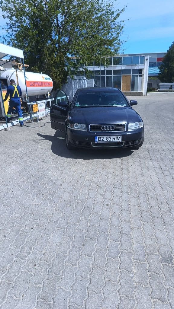 Vând/dezmembrez Audio A4 b6 Se vinde fără acte