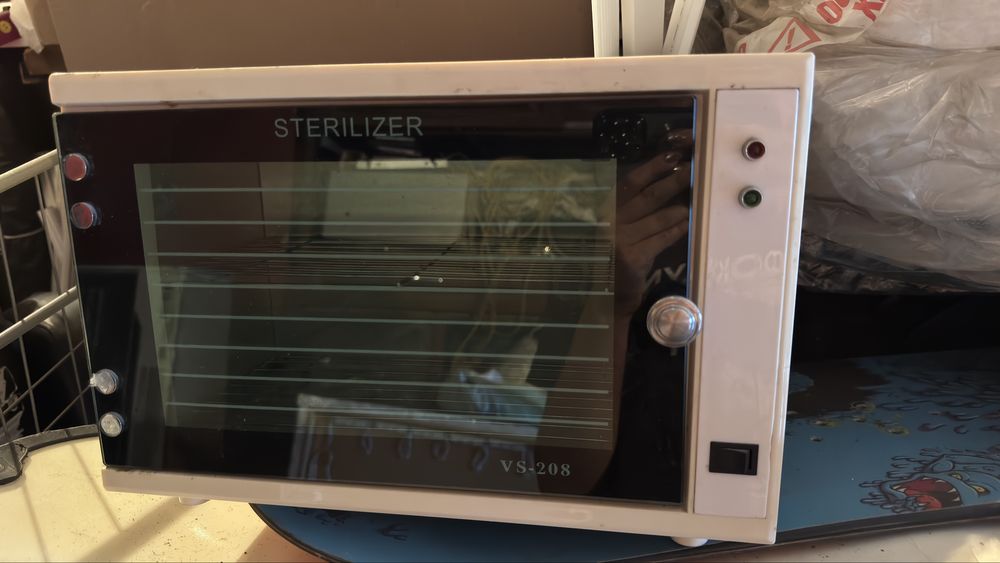 Продам УФ-стерилизатор для инструментов