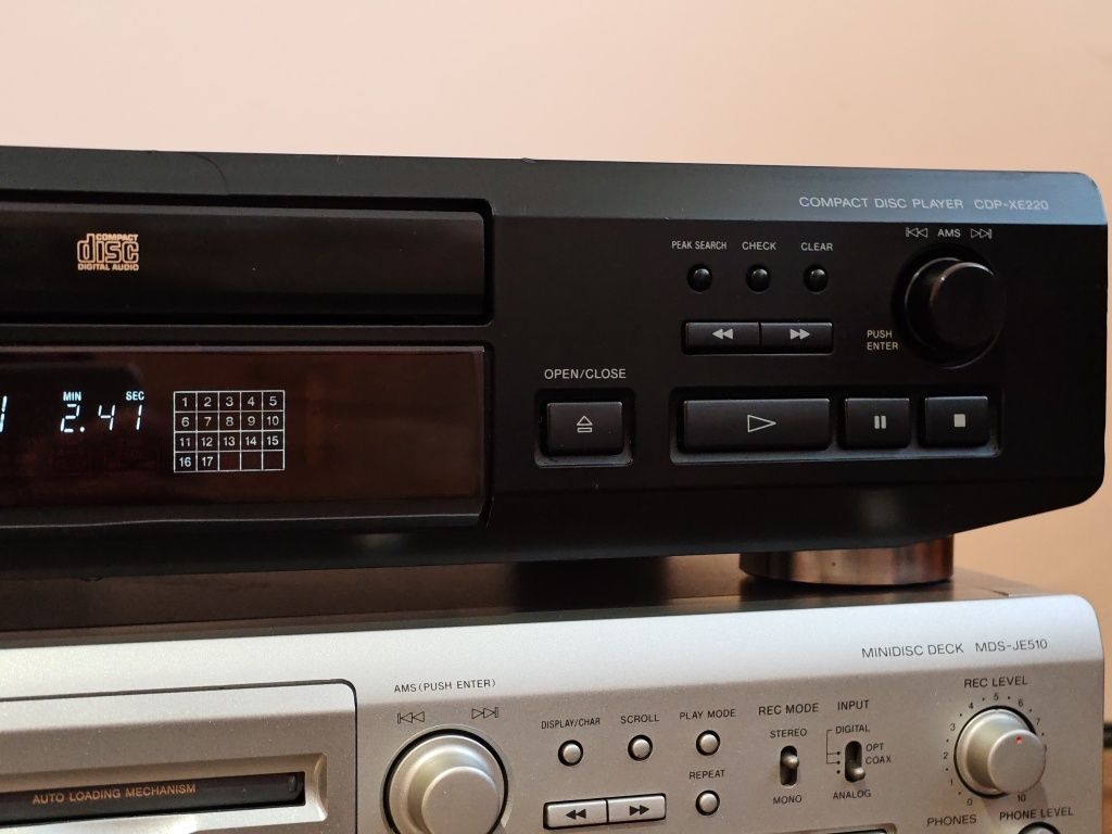 Sony CDP-XE220. Cd player superb. Atenție la anunț. Preț fix !