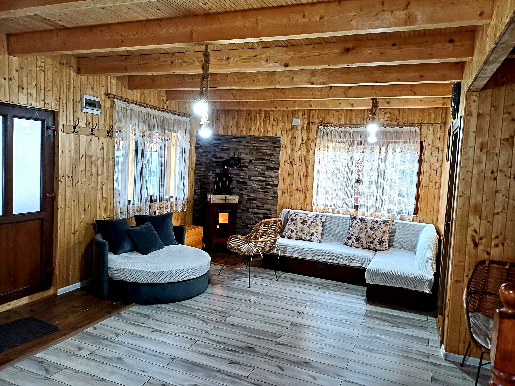 Cabana de inchiriat!