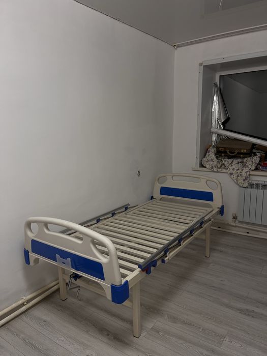 Продается кровать больничная с подьемным механизмом