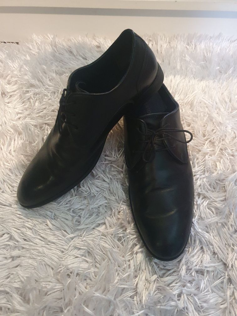 Pantofi de bărbați mărimea 44