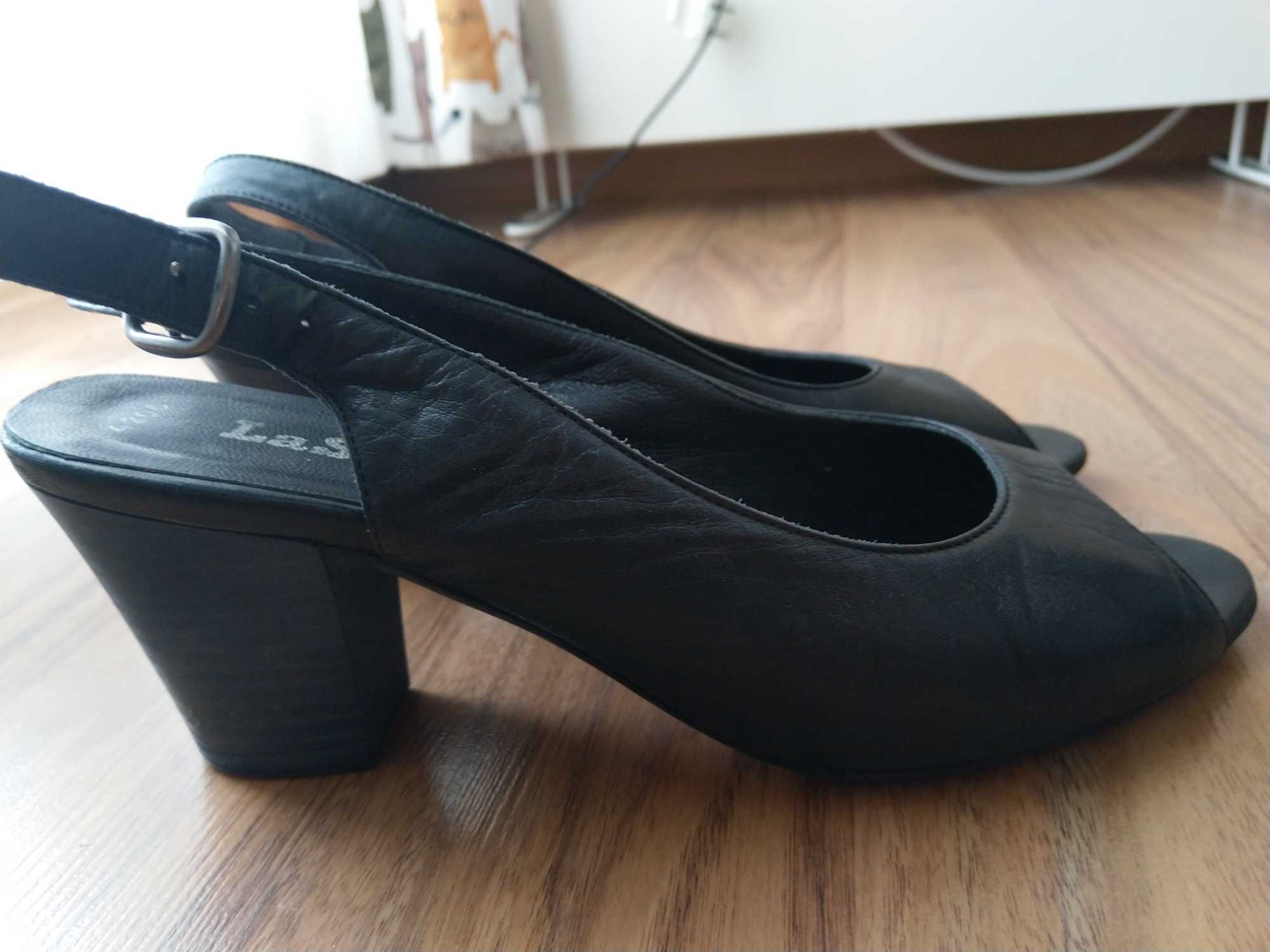 Черни дамски сандали от естествена кожа