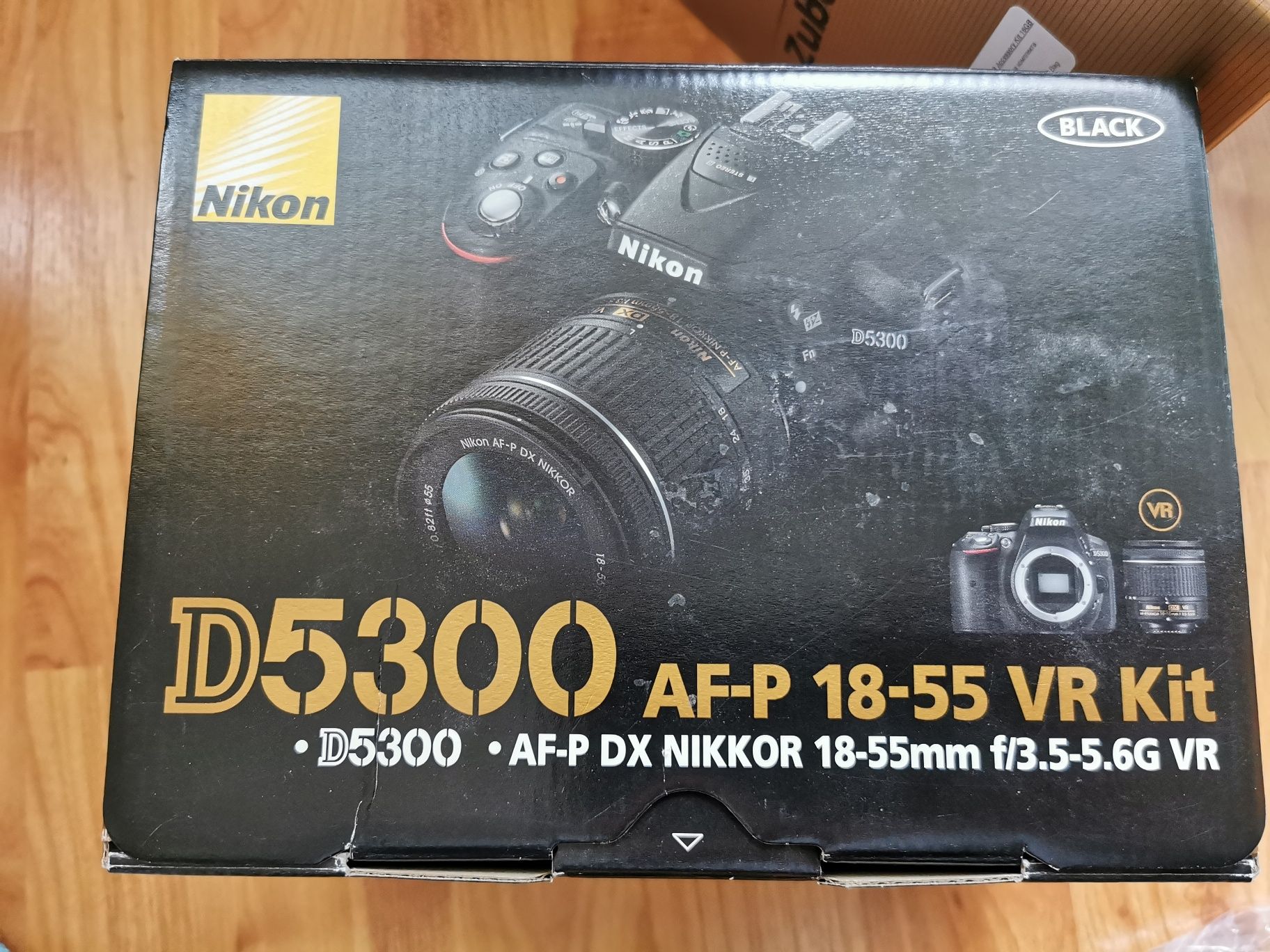 Продавам фотоапарат Nikon D5300.