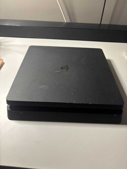 PlayStation 4 Slim 1TB - Black + 3 Jocuri