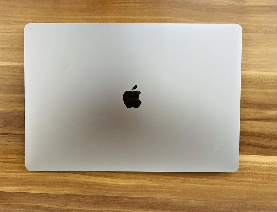 Apple MacBook Pro 16″