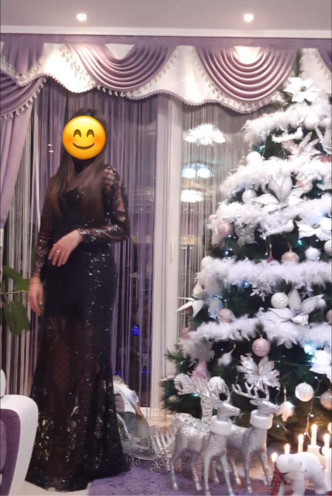 Vând rochie neagra super eleganta
