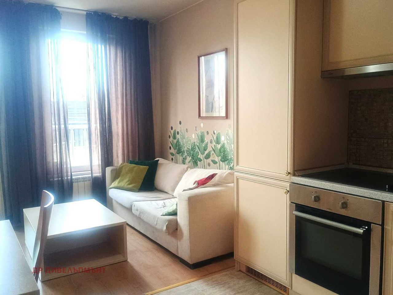 Дава се под наем Двустаен апартамент в София, Център - 59 кв.м за 509.49 € - Снимка #2