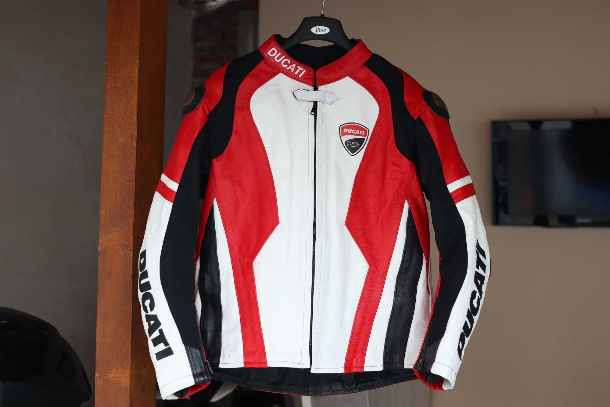 Яке от естествена кожа, DUCATI CORSE, размер М, (екипировка за мотор)