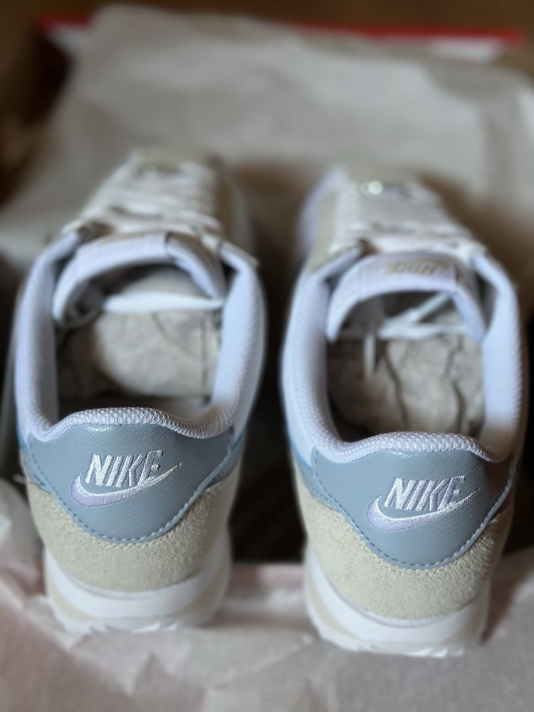 Дамски маратонки Nike Cortez Textile