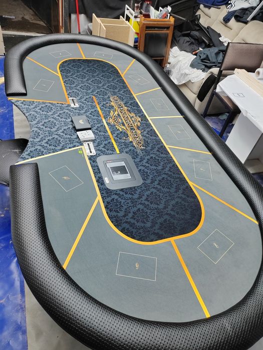 Masa de poker pe comanda