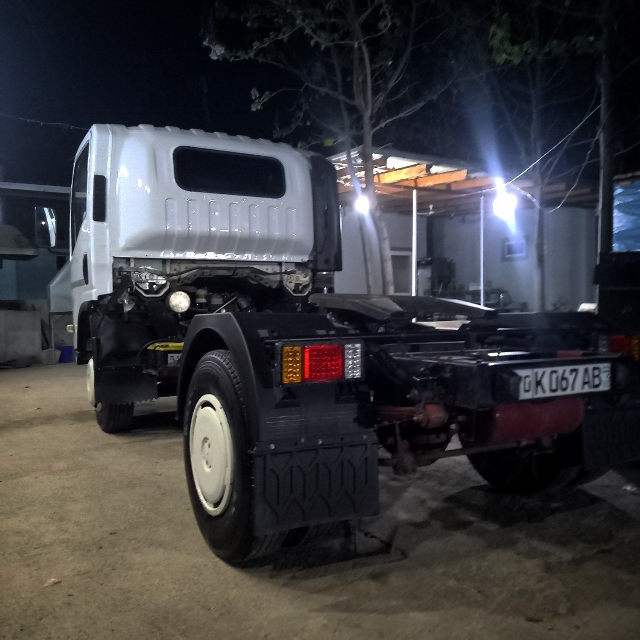 Uz  Otoyul,  Isuzu.