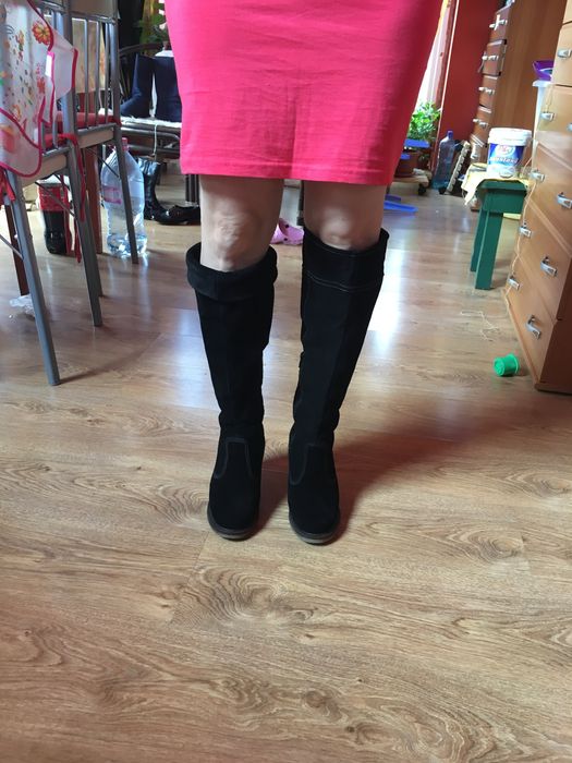 Cizme negre NOI piele intoarsa marimea 36