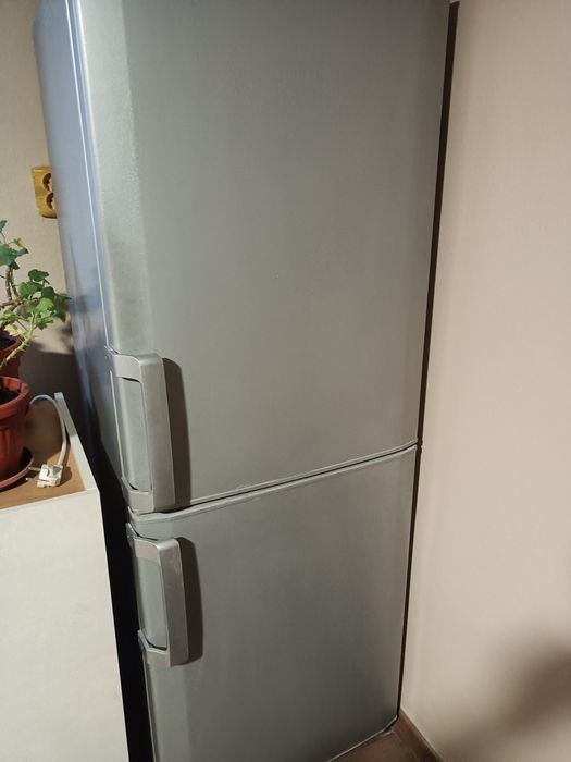 Хладилник фризер Беко