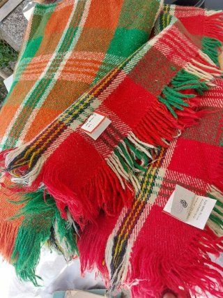 Продавам родопски одеала, аши, китеници