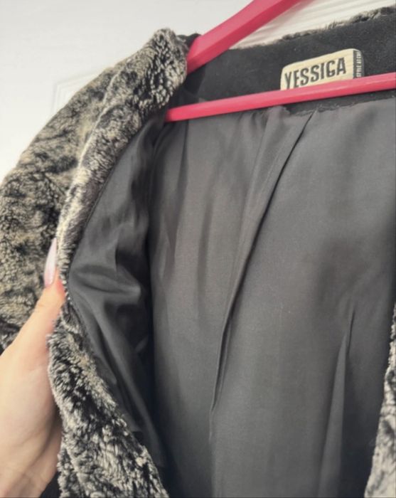 Palton lung cu gluga si blanita