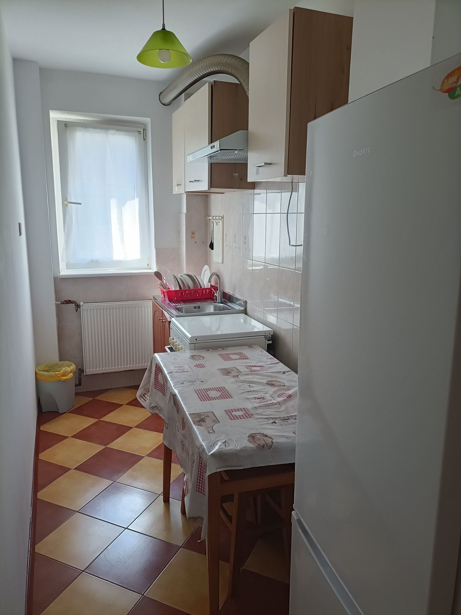 Închiriez apartament