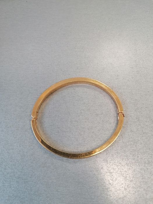 Обеци от неръждаема стомана