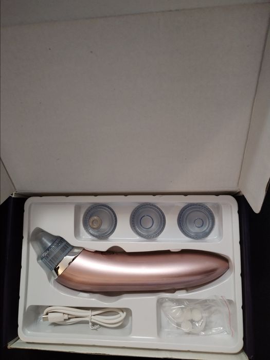 Aparat vacuum îndepărtare impurități faciale