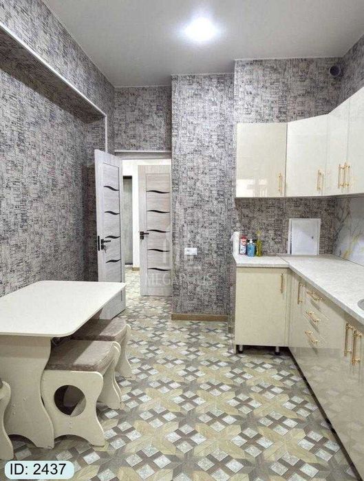 6 mikr  tarafda 2 xonali tayor kvartira sotiladi №2437