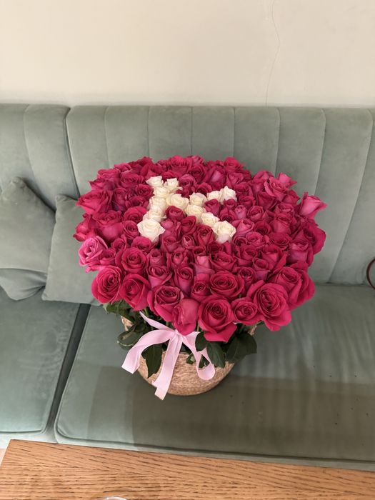 Большой букет из 121 роз. Цветы. Шымкент