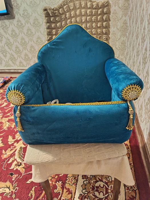 Трон для подарков