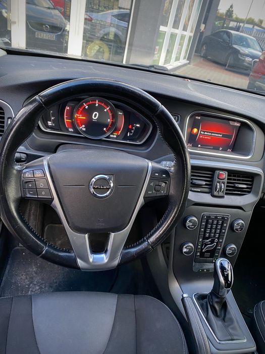 Volvo v40 2017 2.0 diesel facelift automat