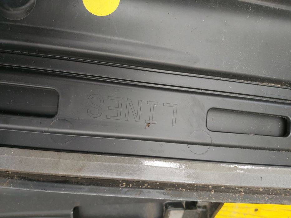 Лайсна врата Ауди ку2 Audi Q2