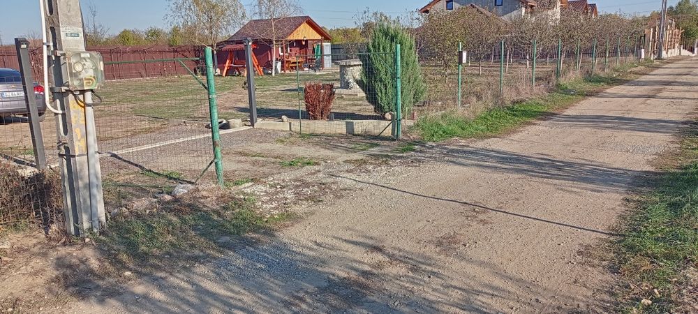 Teren intravilan Turcinești - 1.000 mp, utilități