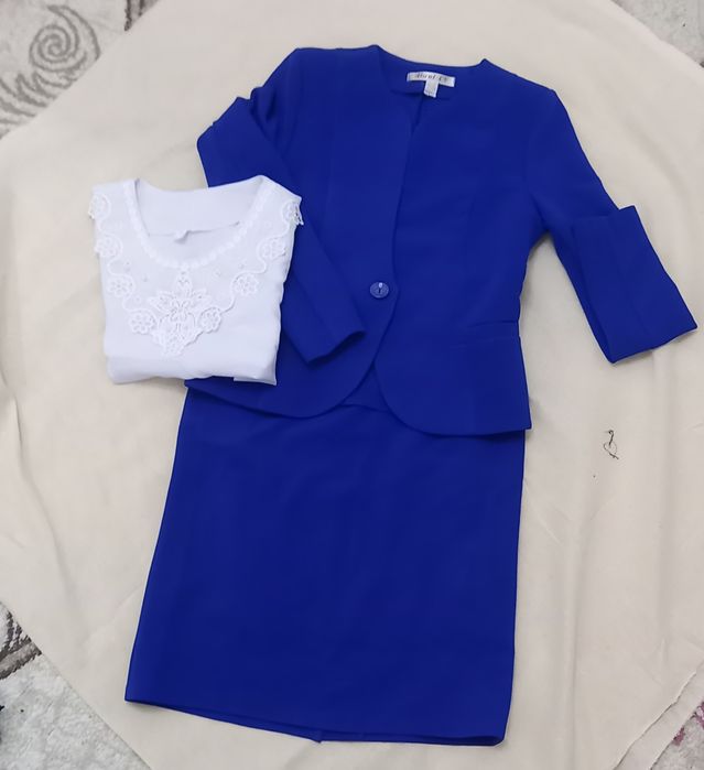 Костюм  тройка в хорошем состояние