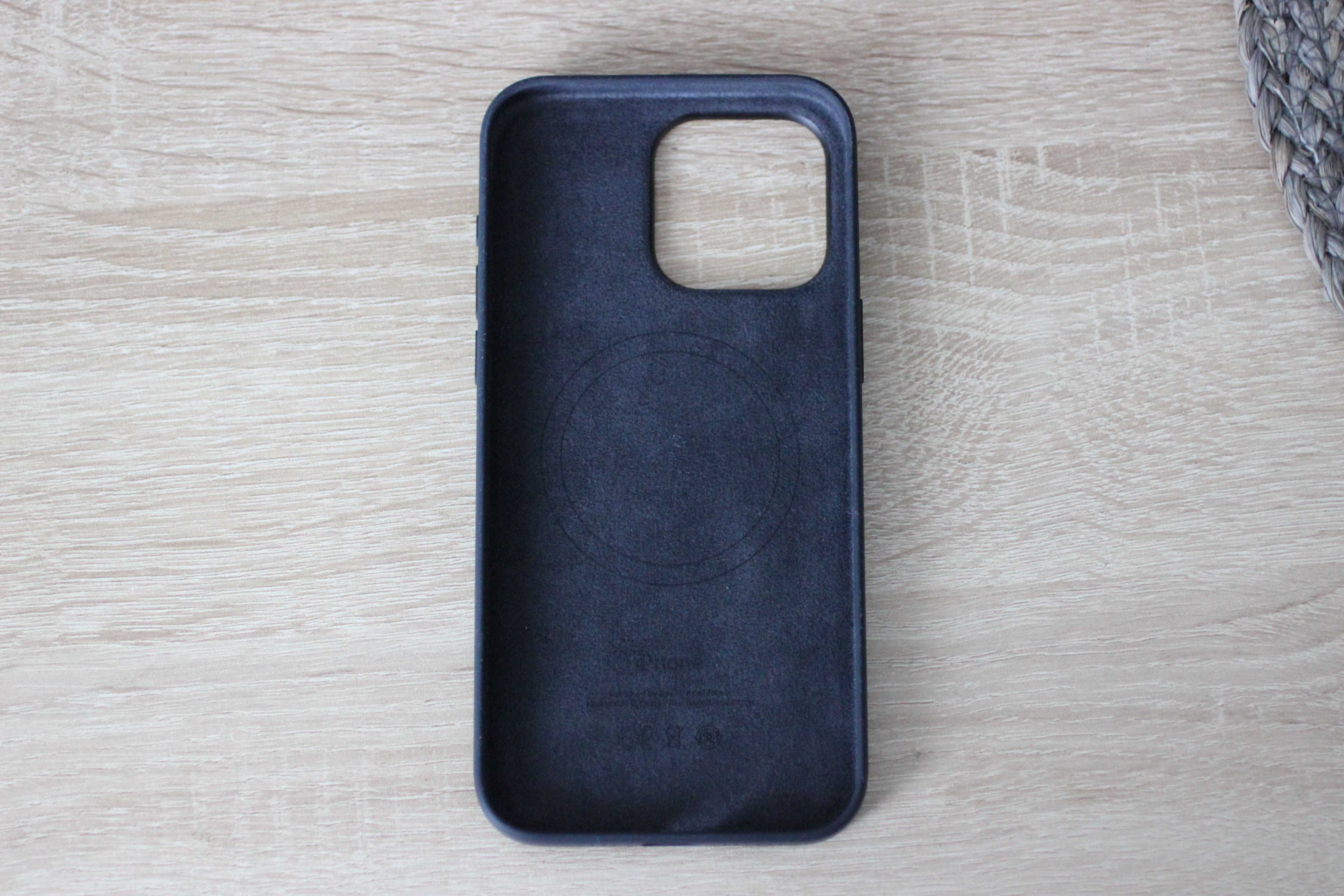 Оригинален iPhone 15 Pro Max Silicone Case Black