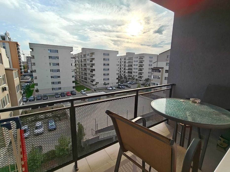 Apartament cu 3 camere, decomandat, metrou Berceni, parcare subterana