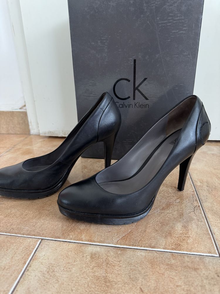Черни високи обувки Calvin Klein