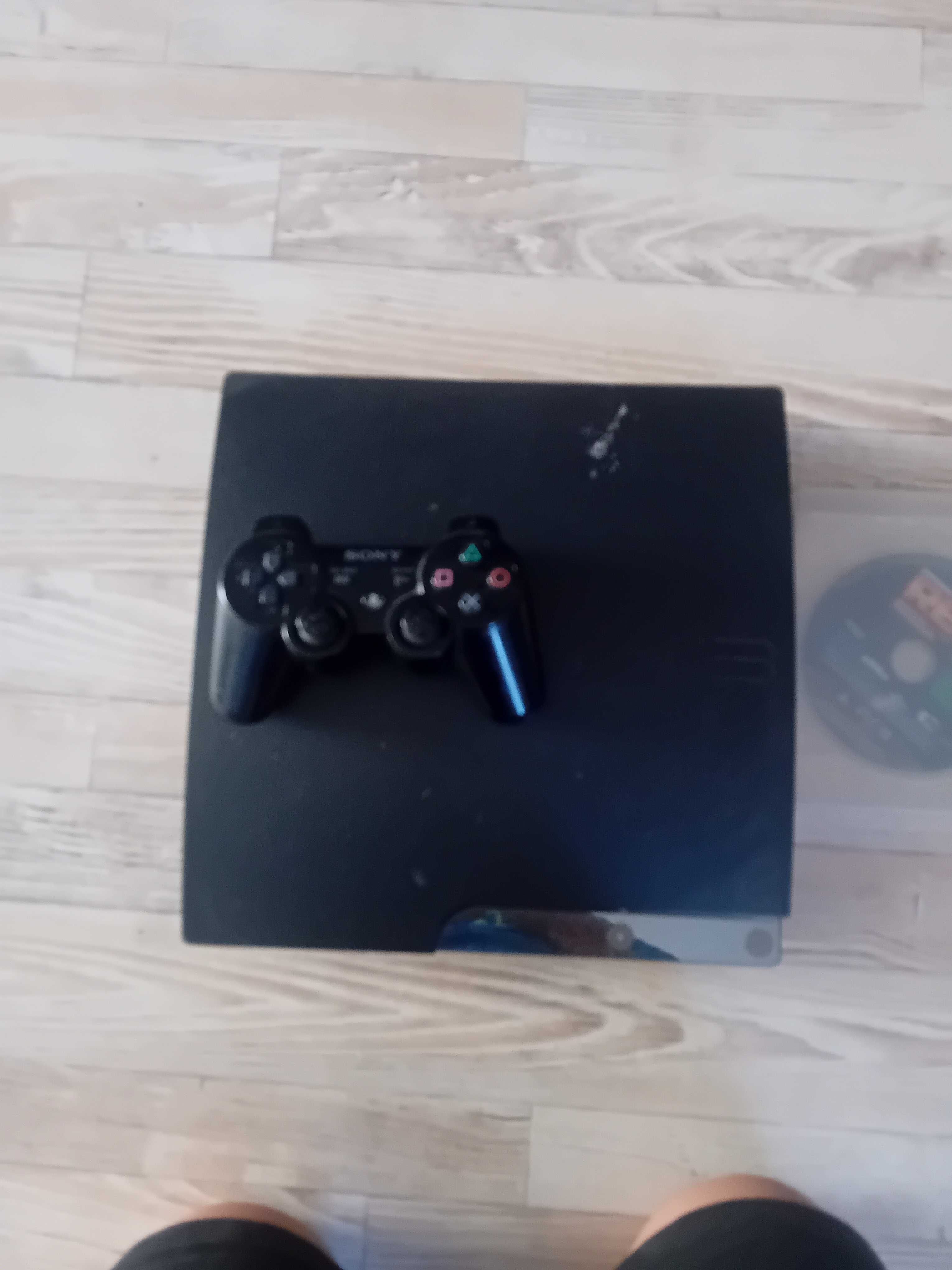 ПРОДАВАМ ПС има 2 игри