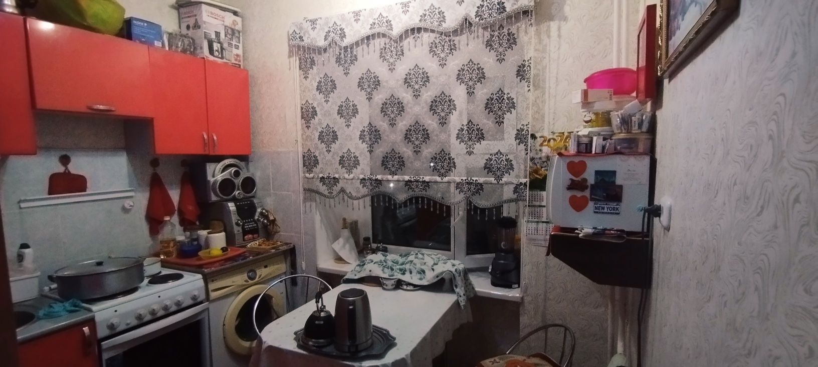 Продается 3-х комн.кв. на 3 этаже по ул.Абая 60(дом стоматологии).1990