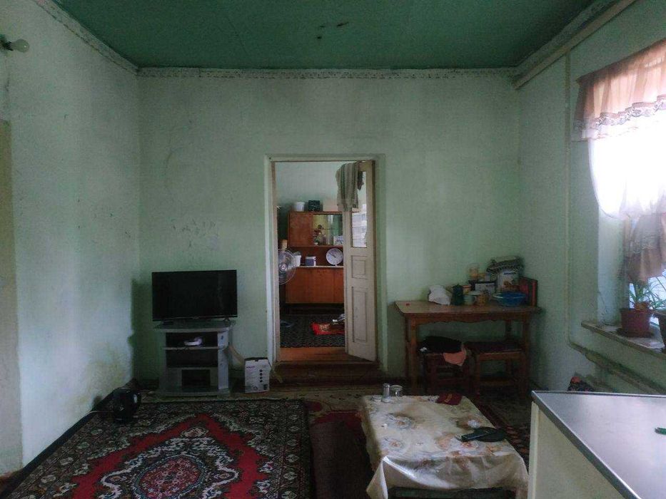 “Uy Sotiladi 5 xonali, 10-sotix”