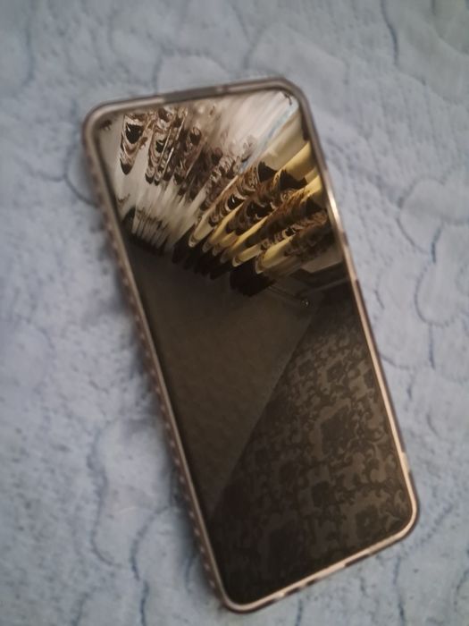 Телефон сотилади