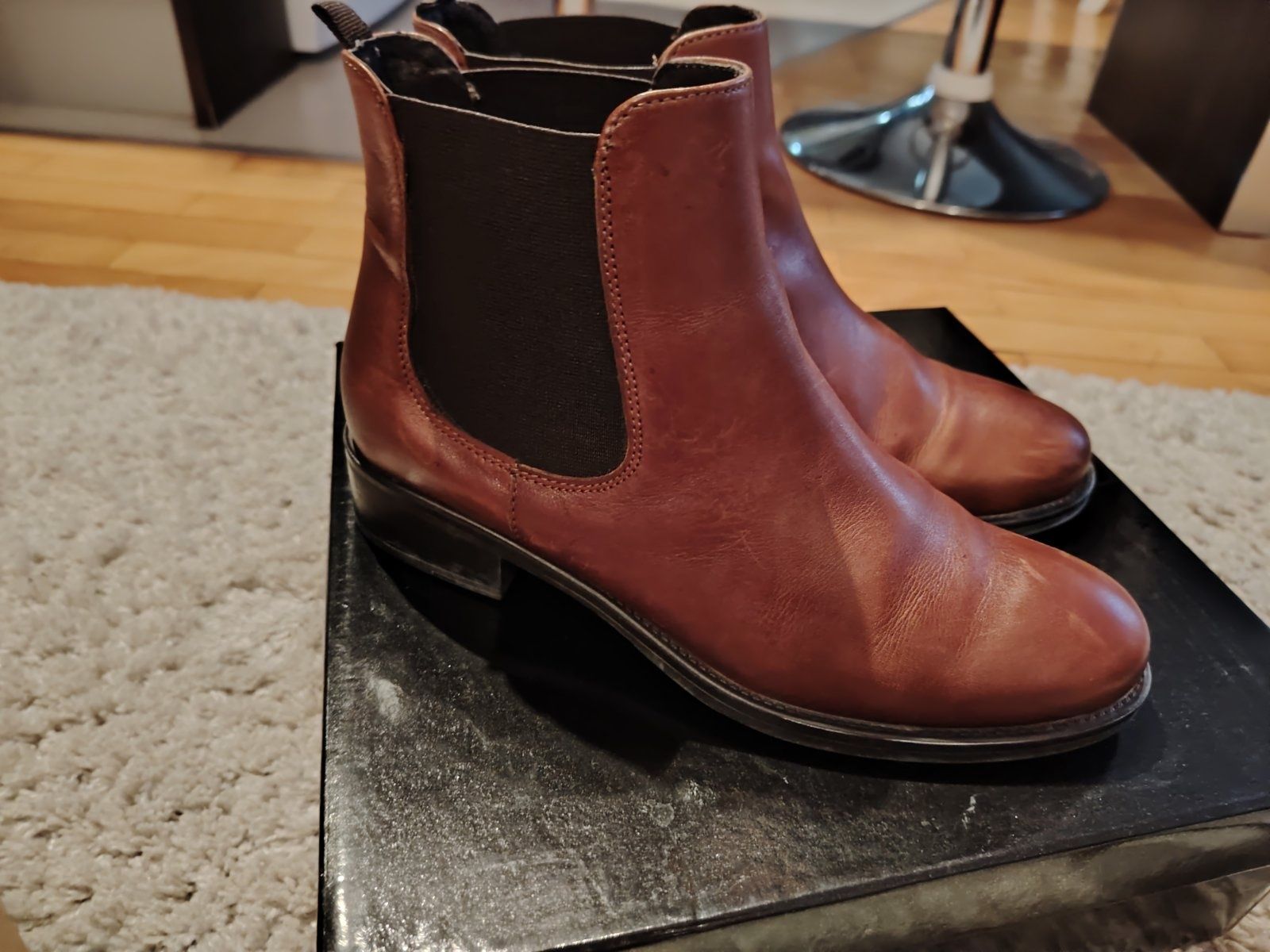 Ботуши и боти Guess, Clark's, Tamaris, GIOSEPPO, Zee Lane, Mango