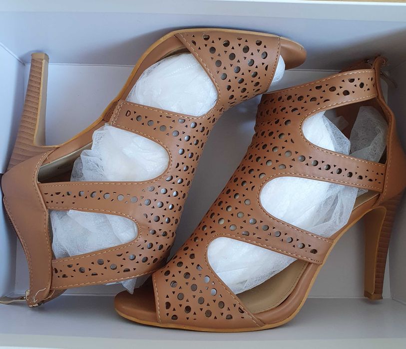 Sandale Maro, cu toc