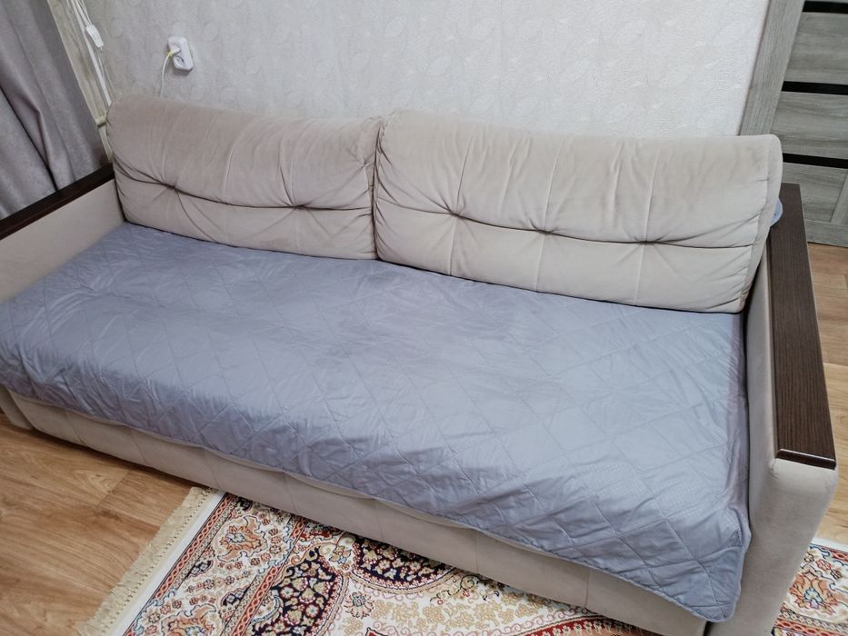 Продам диван б/у.