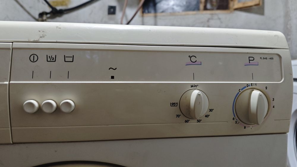 Пералня whirlpool  FL242-400