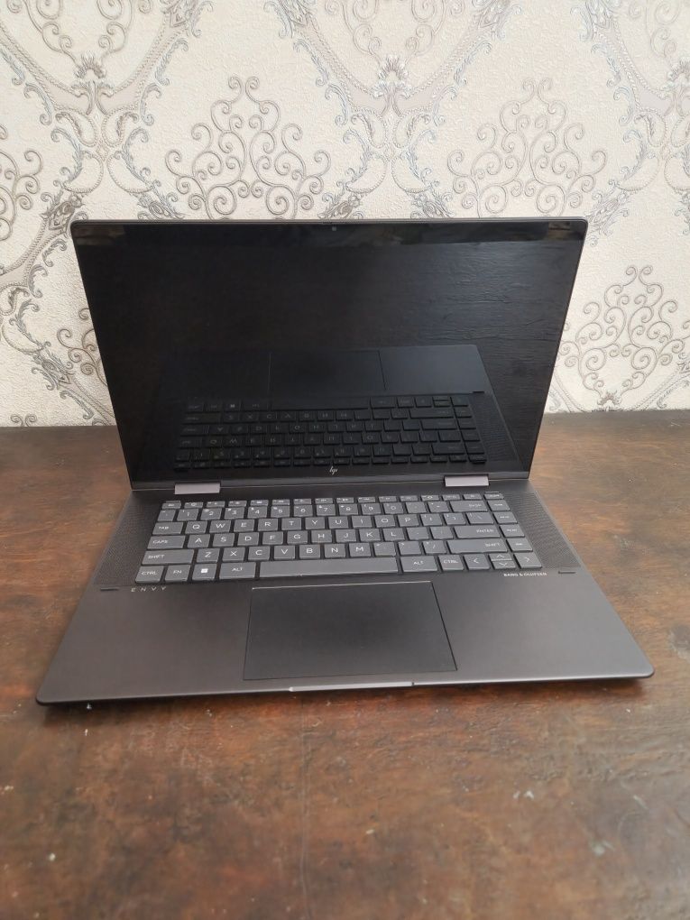 HP Envy x360 2-in-1 15-fh0013dx