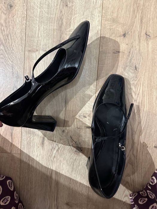 Продам женскую обувь 41 размер в хорошем состоянии дешево.