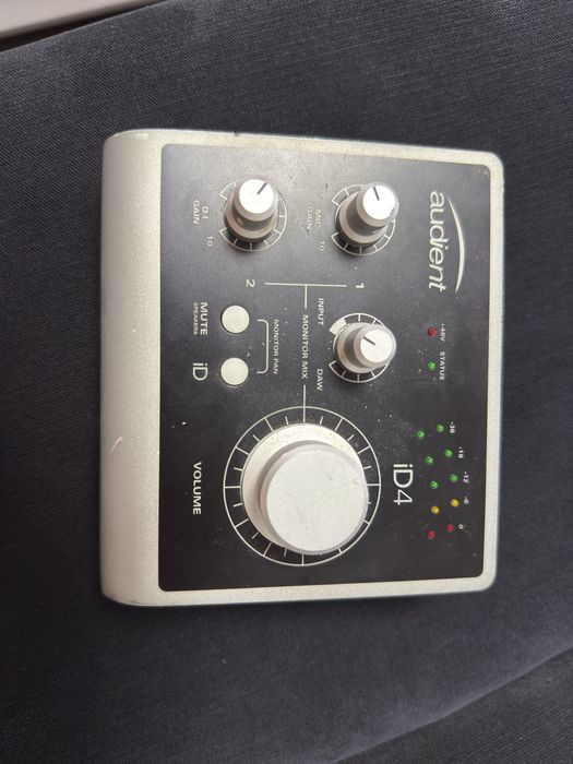 Placa de sunet Audient iD4
