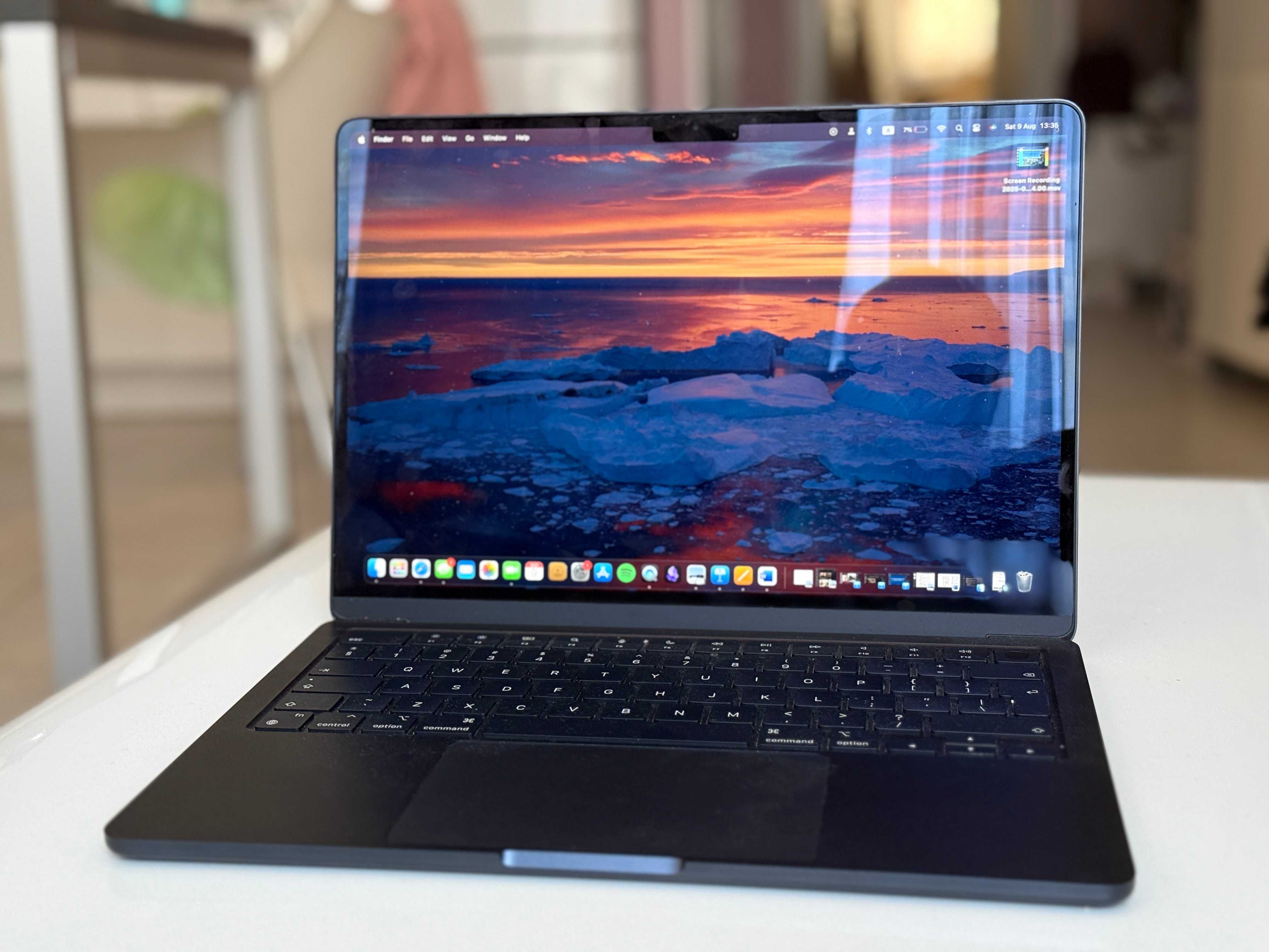 MacBook Air 13" M2, Midnight – 8GB RAM, 512GB SSD