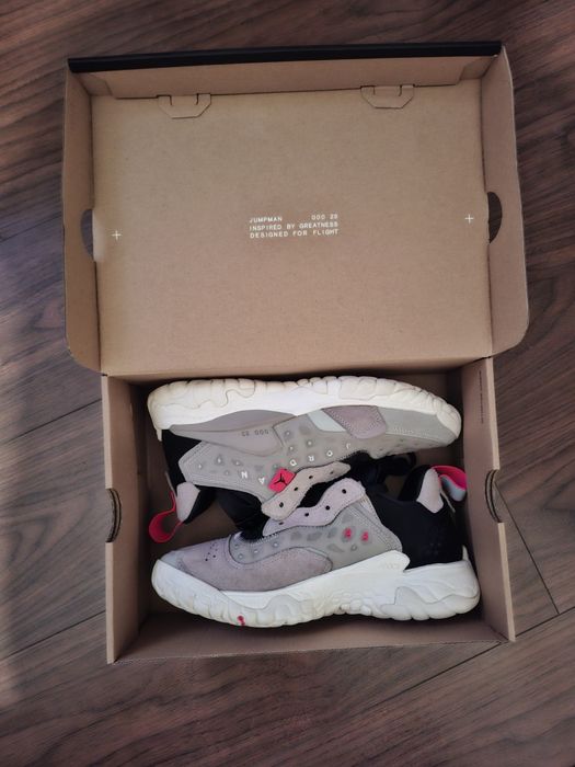 Jordan Delta 2 calitate impecabila