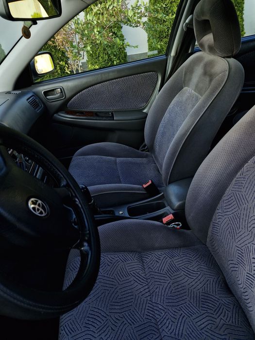 Toyota Avensis 2000г.