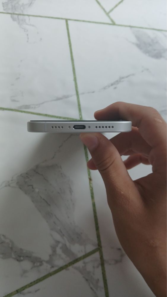 iPhone 16+ [iPhone 16 plus]
