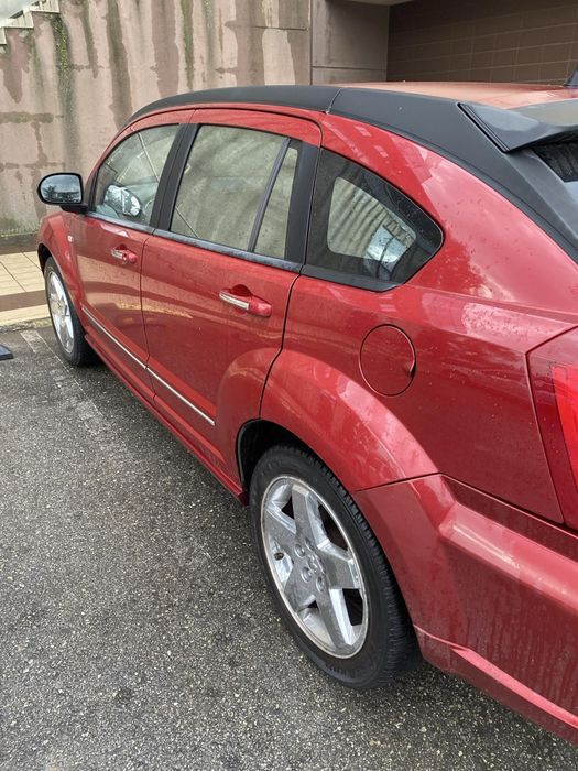 СУВ Додж автомобил